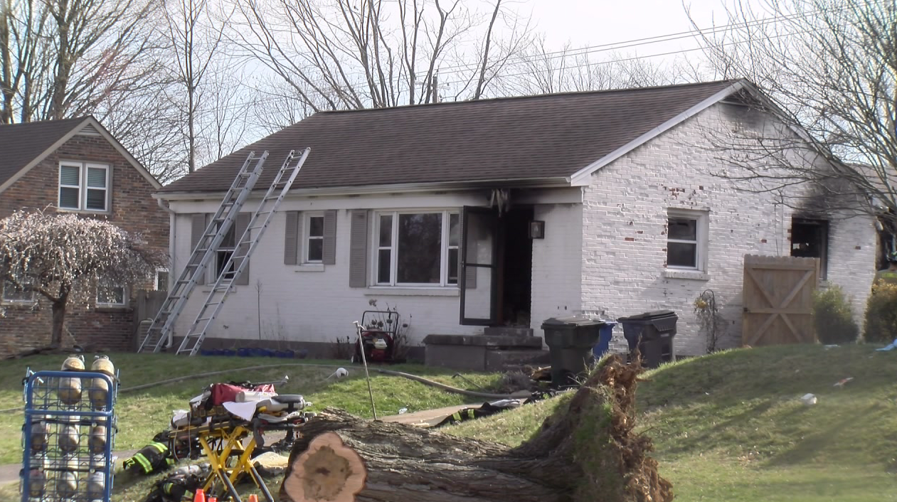Lexington family displaced after Sunday house fire - WTVQ