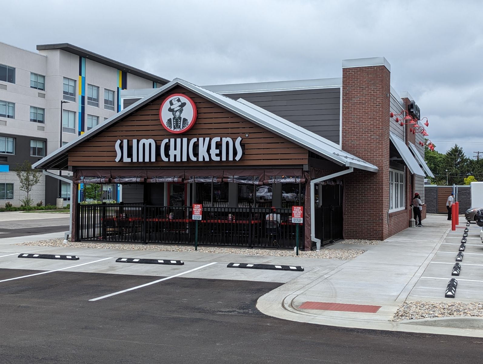 Slim Chickens opens 1st restaurant in Lexington - Vimarsana News