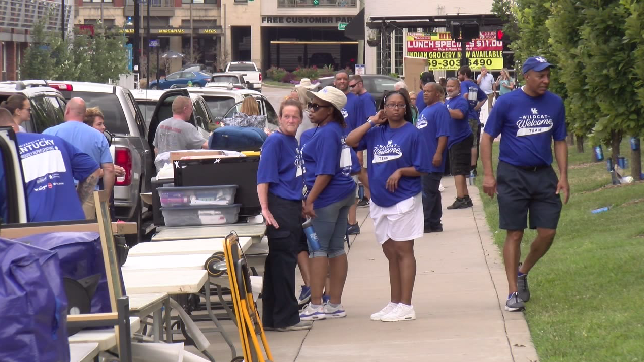 UK students with Big Blue MoveIn ABC 36 News