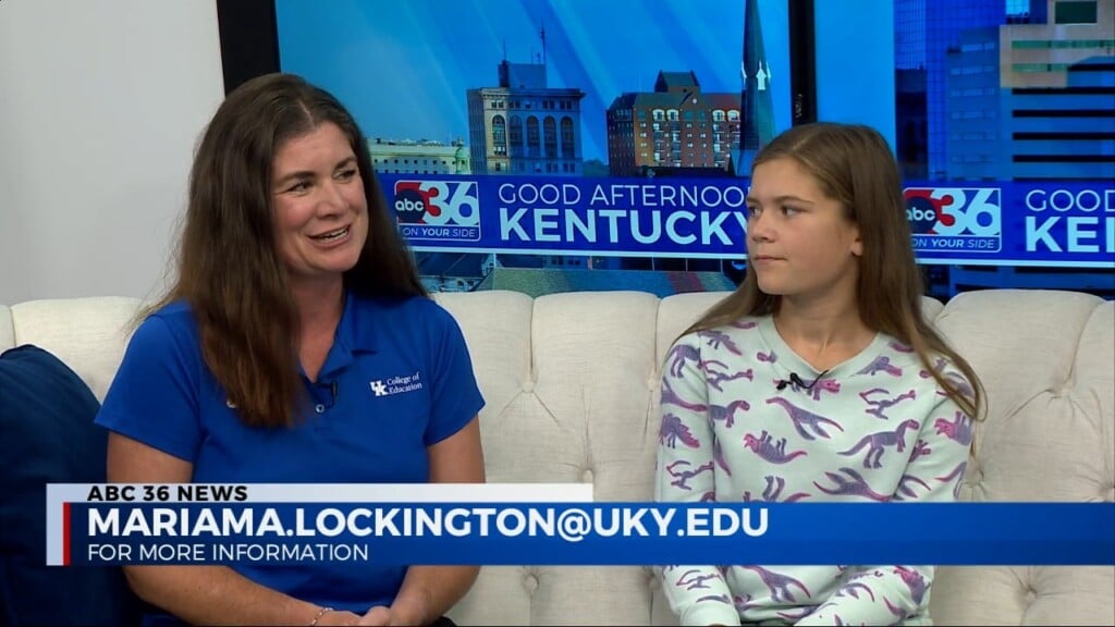 Uk’s Mariama Lockington, 7th Grader Alexis Schroeder On Big Blue Bee