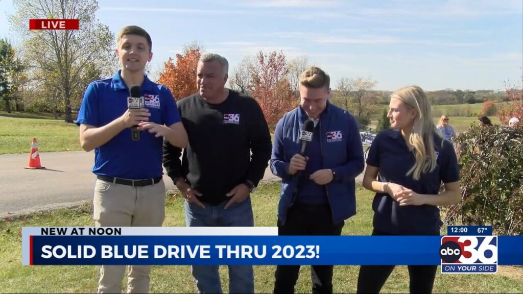 Abc 36 Team Hands Out Solid Blue T Shirts At Botts Park In Mt. Sterling!