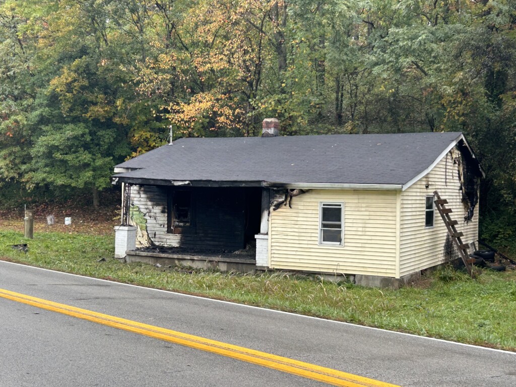 Fire at home on Paint Lick Road in Berea (Dylan Scheid/WTVQ)
