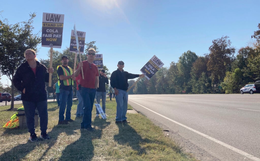 Auto Workers Strikes