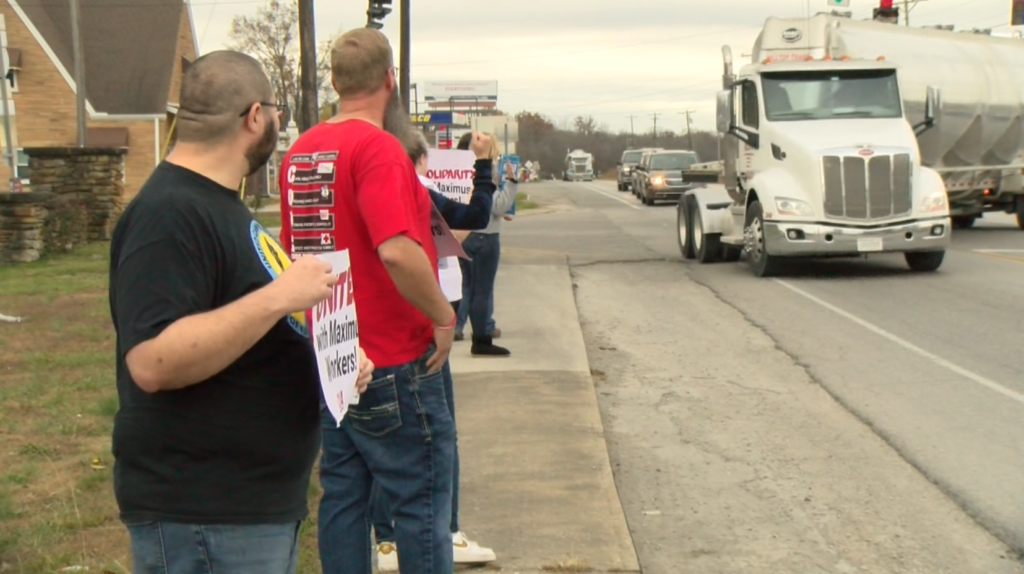 Maximus Call Center strike in London (Dylan Scheid/WTVQ)