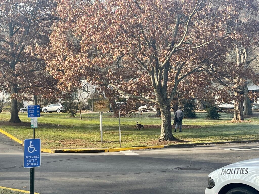 Officers and K-9s search Capitol grounds (Raime Cohen/WTVQ)
