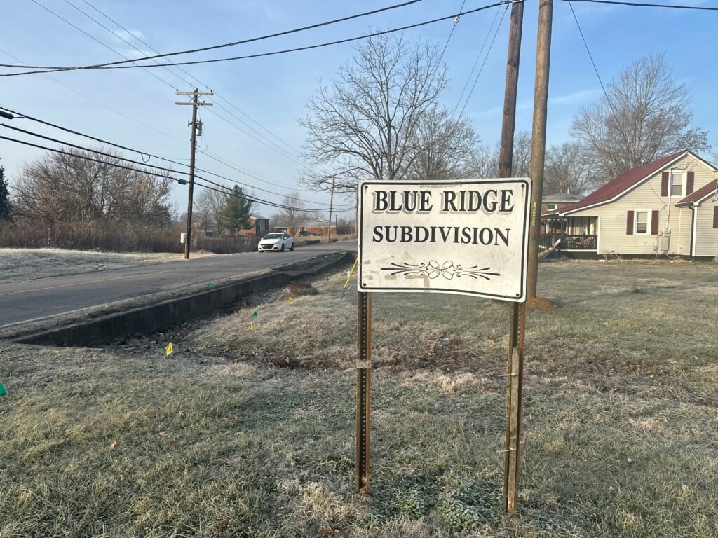 Standoff at Blue Ridge subdivision in Harrodsburg (Jane Davenport/WTVQ)