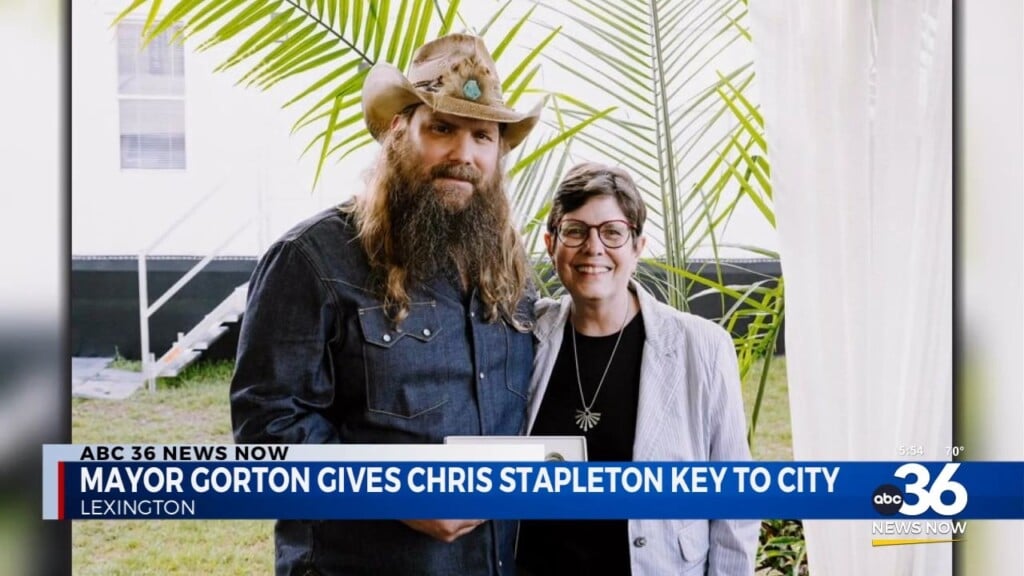 Mayor Gorton Gives Chris Stapleton Key To The City