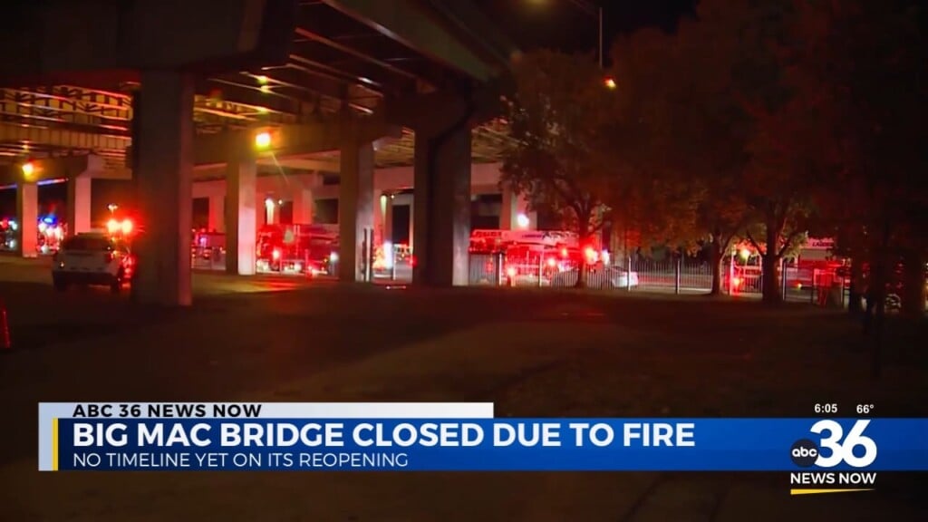 Daniel Carter Beard Bridge Closed Due To Fire 110124