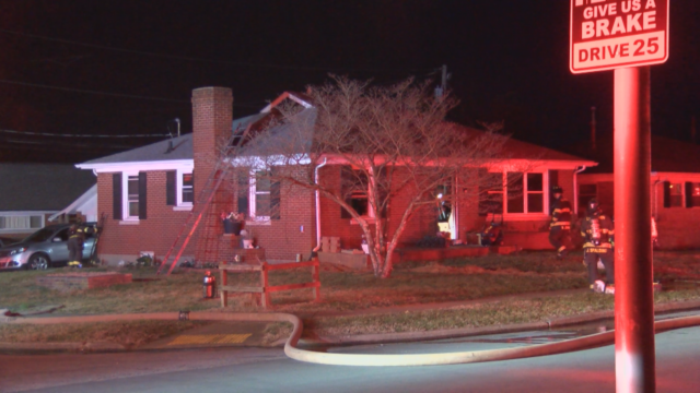 Crews work to extinguish early morning house fire - WTVQ