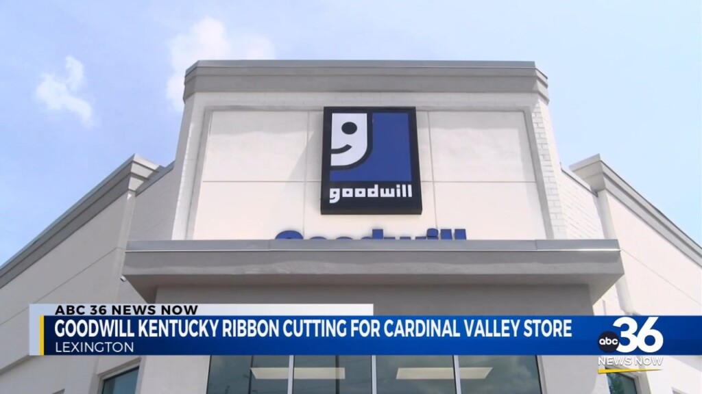 Goodwill Kentucky Hosts Cardinal Valley Store Ribbon Cutting