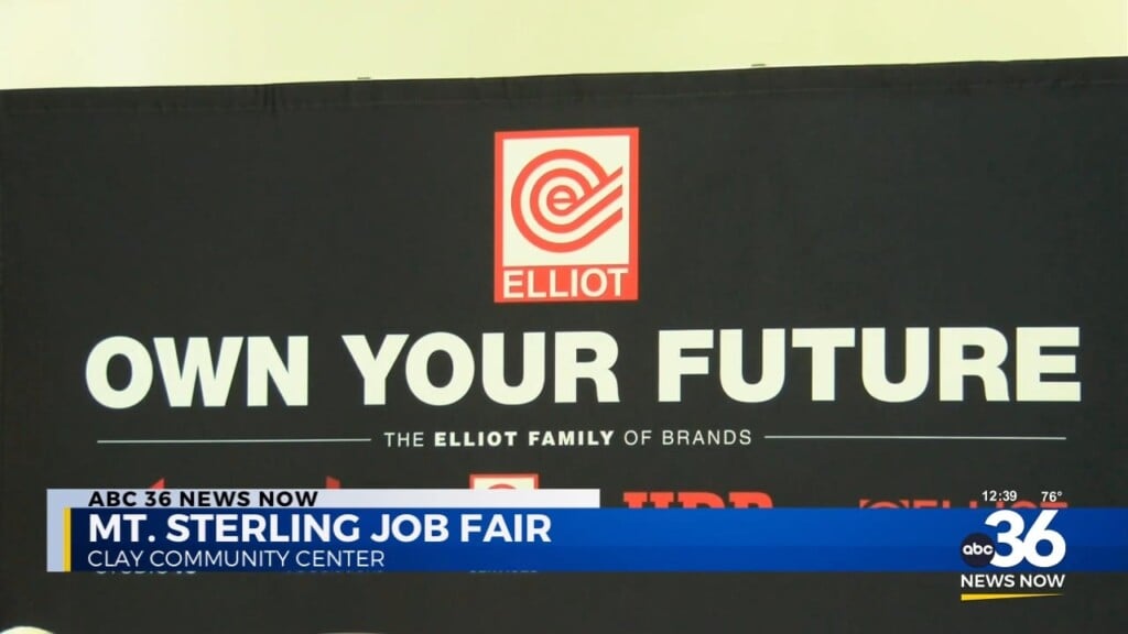 Sydney St. Claire Is With Amanda Sergent At The Mt. Sterling Job Fair