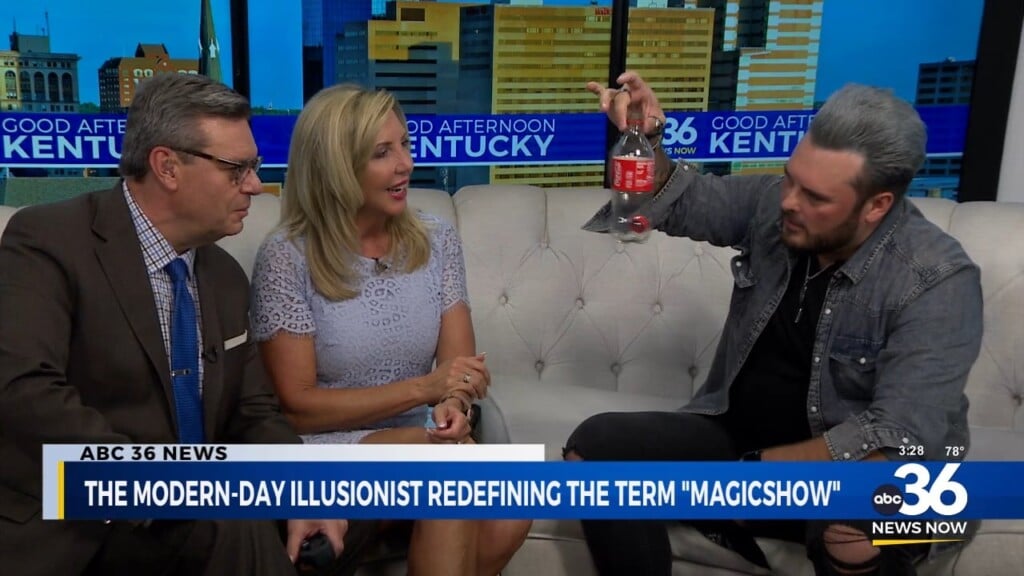 Award Winning Illusionist Shows Us Some Magic