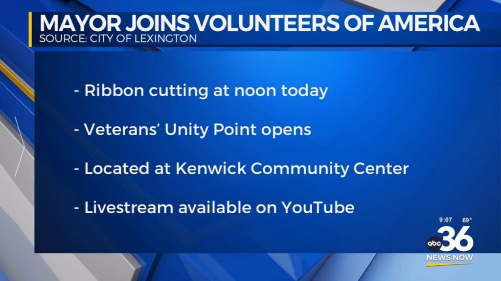 Mayor Joins Volunteers Of America