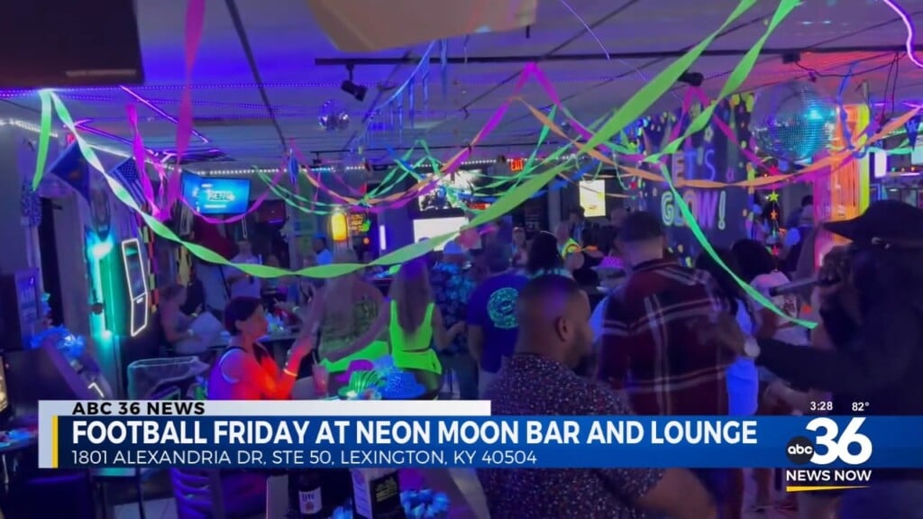 Football Friday At Neon Moon Bar And Lounge