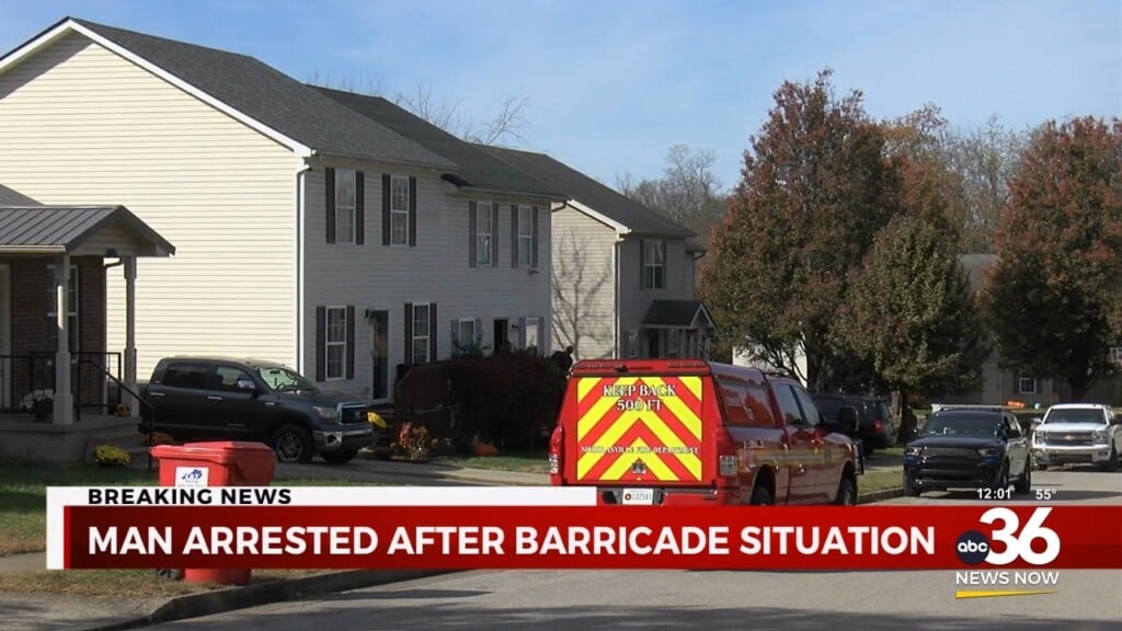 Man Arrested On Maple Leaf In A Barricade Situation