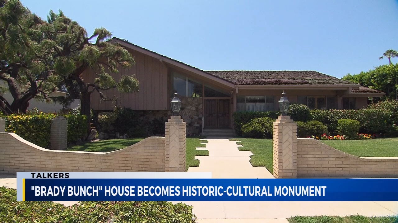 The Brady Bunch House Tour