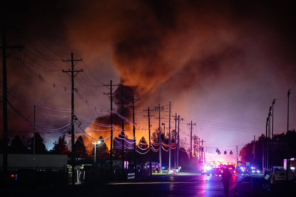 Aptopix Louisville Ups Plane Crash