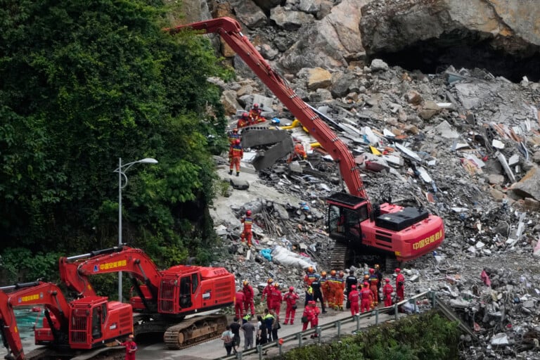 Aptopix China Landslide