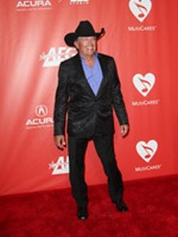 59th Annual Grammy Awards Musicares Person Of The Year Honoring Tom Petty Arrivals
