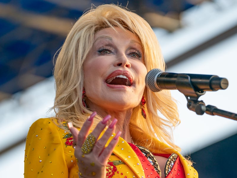 Dolly Parton Reveals She Was 'Whipped' by Grandfather over Appearance