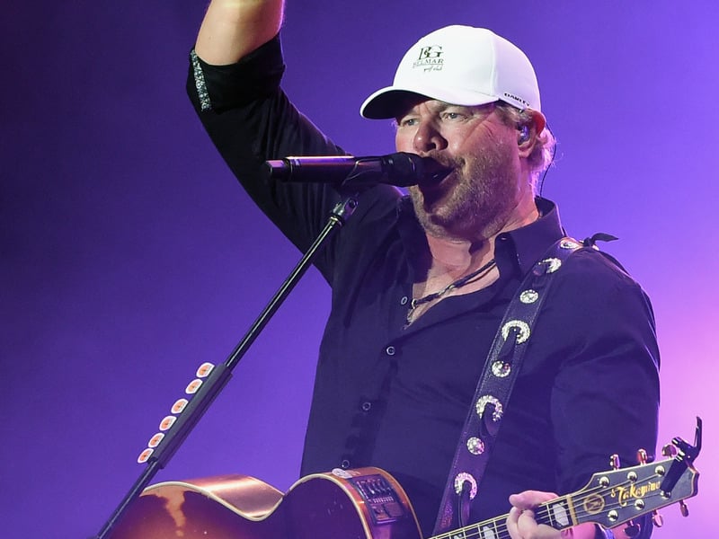 Toby Keith Reveals Stomach Cancer Diagnosis