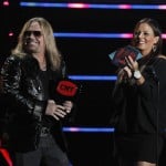 Musicians Neil And Evans Present The Collaborative Video Of The Year Award During The 2014 Cmt Music Awards In Nashville