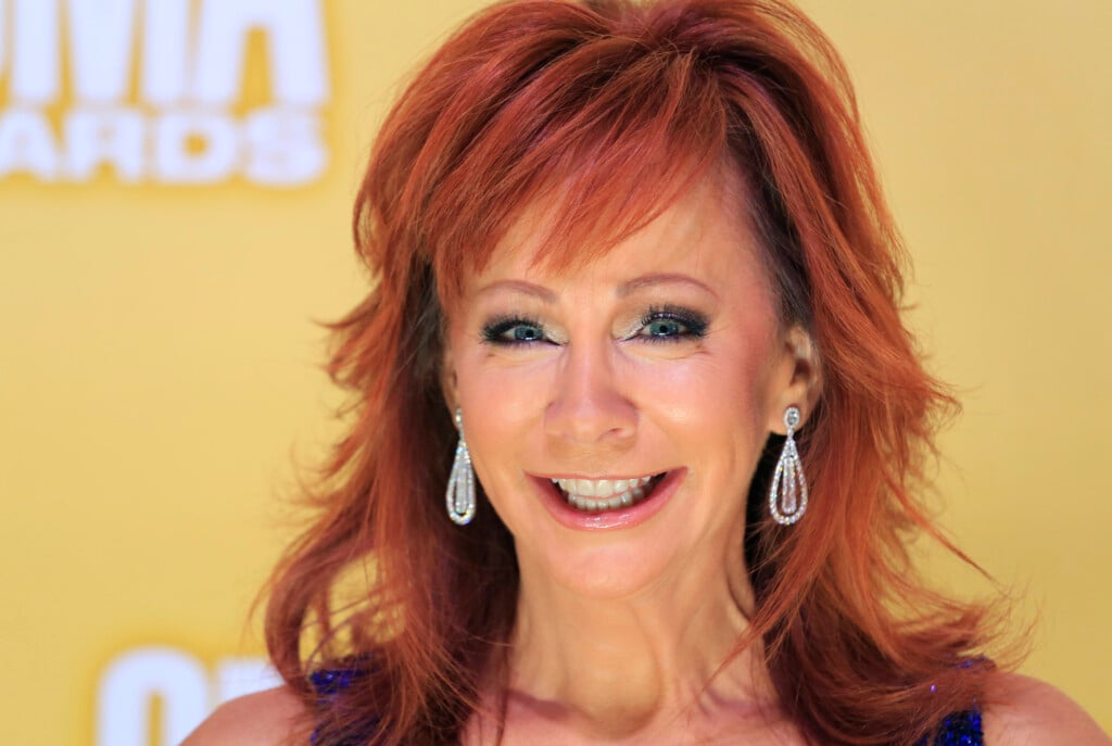 Singer Reba Mcentire Arrives At The 46th Country Music Association Awards In Nashville