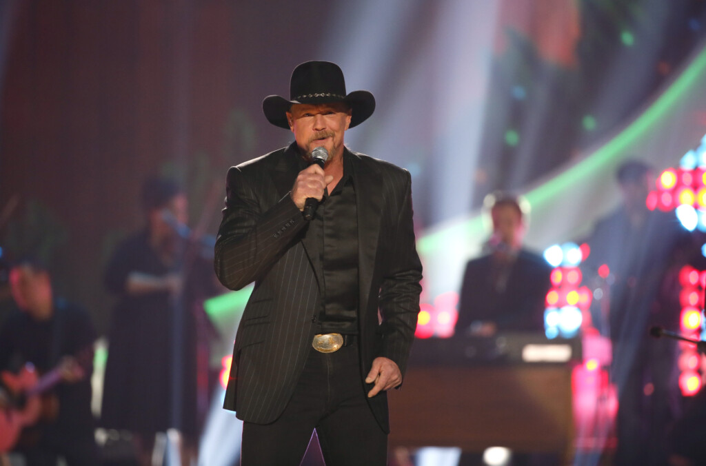 Trace Adkins Performs "the Little Drummer Boy" During The 4th Annual American Country Awards In Las Vegas
