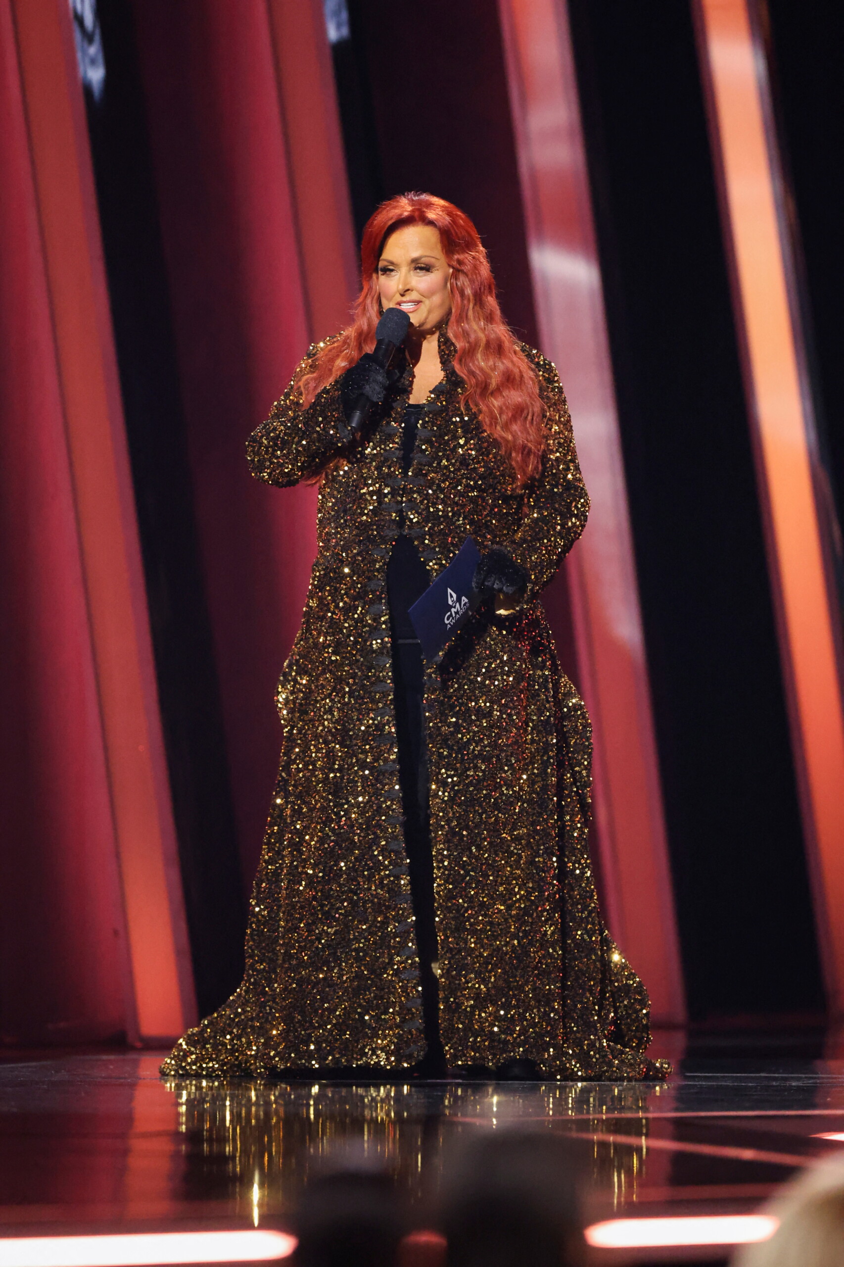 What Was Wrong With Wynonna Judd At The Cmas 11 - xy4dais