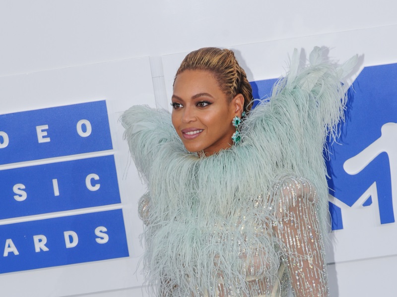 Beyonce Makes Grammy History With 32nd Career Win