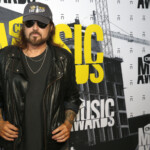 2017 Cmt Music Awards – Arrivals