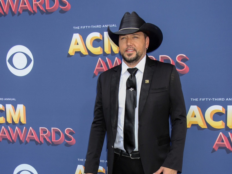 Jason Aldean’s Family Features In ‘let Your Boys Be Country’ Video