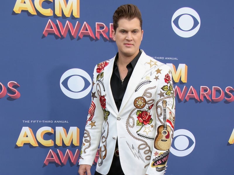 Jon Pardi Says He’s ‘retired’ From Drinking