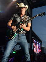 Jon Pardi And Wife Are Expecting Another Baby