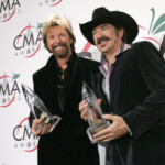 Singers Kix Brooks And Ronnie Dunn Of Brookes And Dunn Pose For Photographers Back Stage In New York