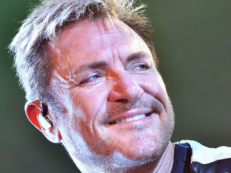 Duran Duran’s Simon Le Bon Awarded M.b.e. By The King Of England