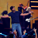 Luke Bryan Performs During The Iheartradio Music Festival At T Mobile Arena In Las Vegas