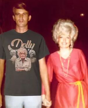Dolly Carl Cutout