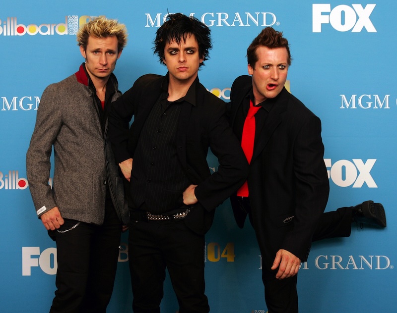 Green Day Invites Fan On Stage To Play “good Riddance,” Boots Him Off After He Plays “wonderwall” Instead