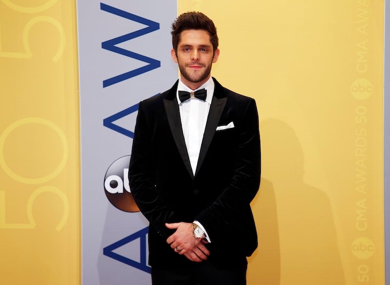 Thomas Rhett Makes Historic Fenway Park Headlining Debut, And Receives Diamond Certification For “die A Happy Man”