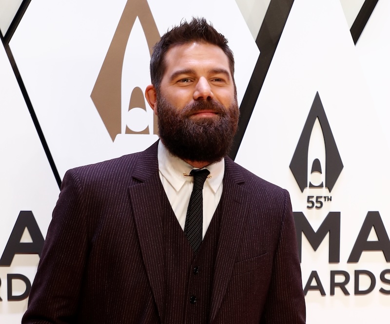 Jordan Davis Notches His 10th Top 10 On Country Airplay Chart With “bar None”