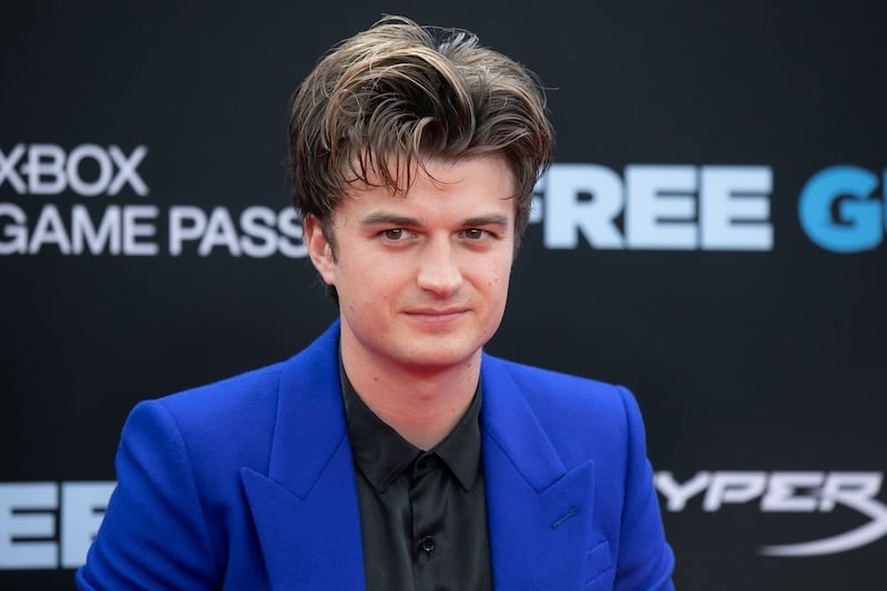 Joe Keery Officiates Bandmate’s Wedding Dressed As ‘stranger Things’ Character