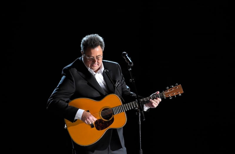 Vince Gill Set To Receive Cma Willie Nelson Lifetime Achievement Award