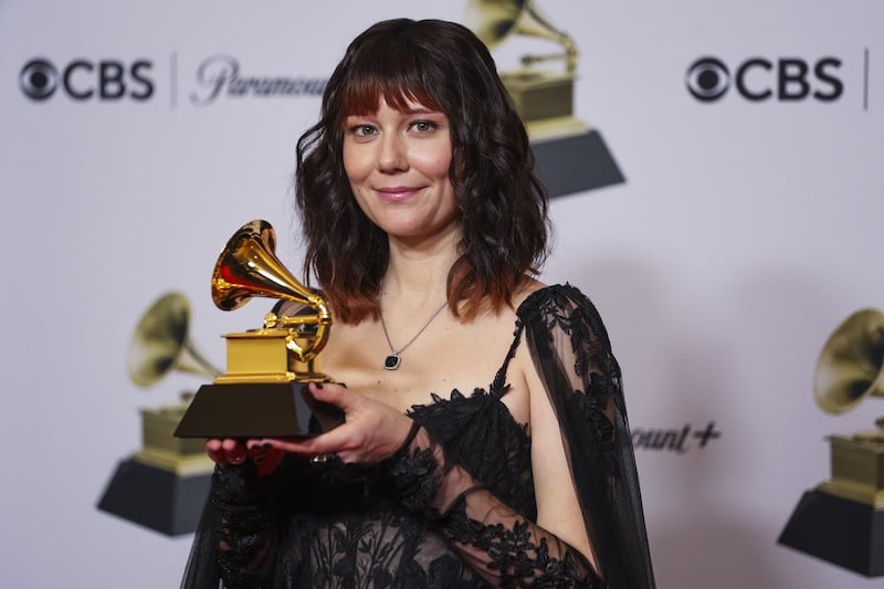 Molly Tuttle And Old Crow Medicine Show’s Ketch Secor Got Engaged Over Thanksgiving