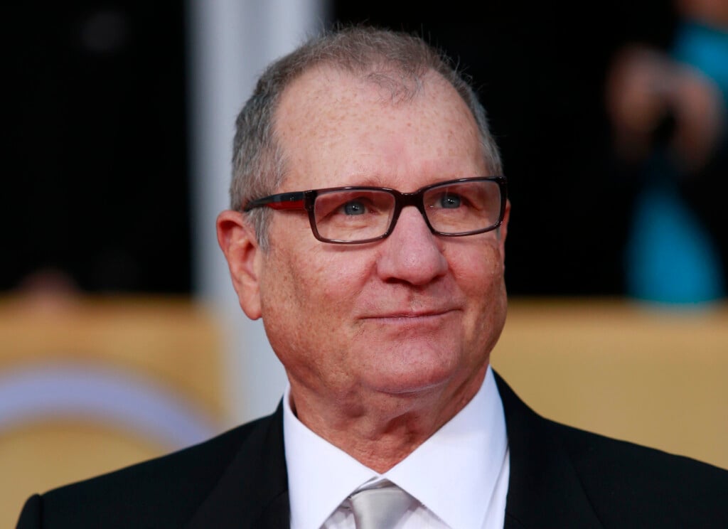 Actor Ed O'neill Of The Tv Comedy "modern Family" Arrives At The 19th Annual Screen Actors Guild Awards In Los Angeles
