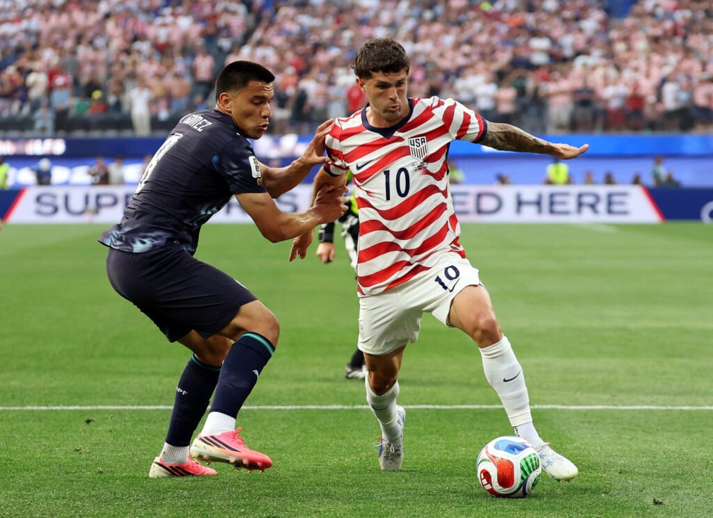 June 12, 2026; Inglewood, California, U.s.; Christian Pulisic Of The U.s. In Action With Paraguay's Diego Gomez. Mandatory Credit: Kiyoshi Mio Imagn Images