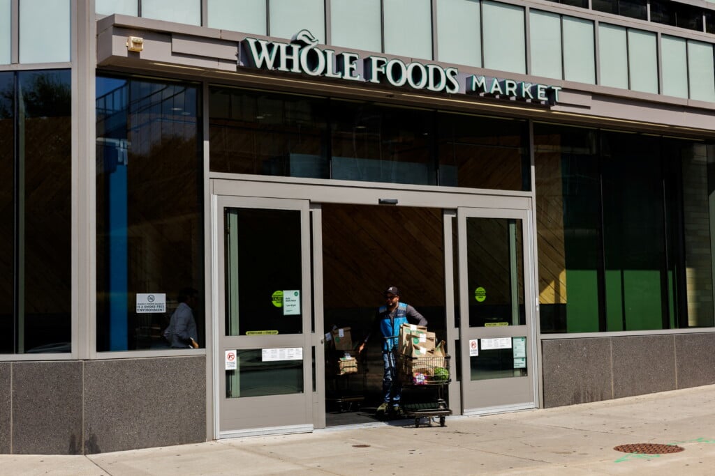 Amazon Employee Pushes Shopping Carts Out Of Whole Foods Market In Philadelphia