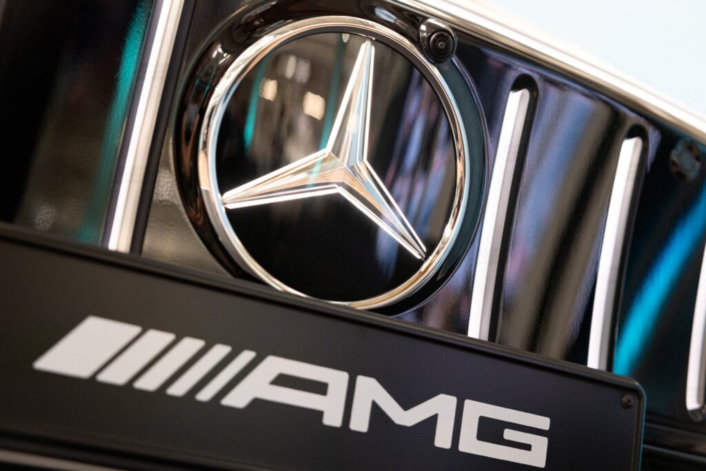 Mercedes Presents Motor Technology For Premium Amg Models At Berlin Plant