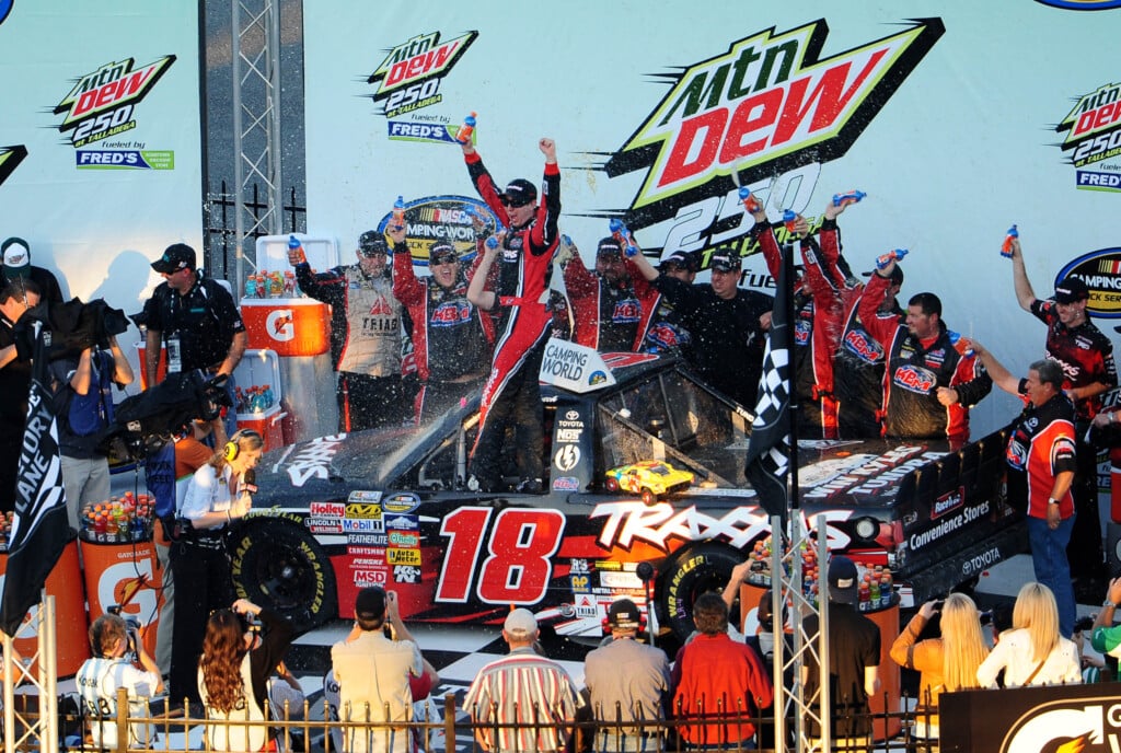 Nascar Camping World Truck Series: Mountain Dew 250