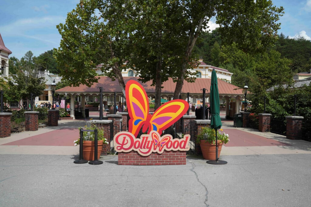 Mourners Pay Their Respects To Dolly Parton At Dollywood
